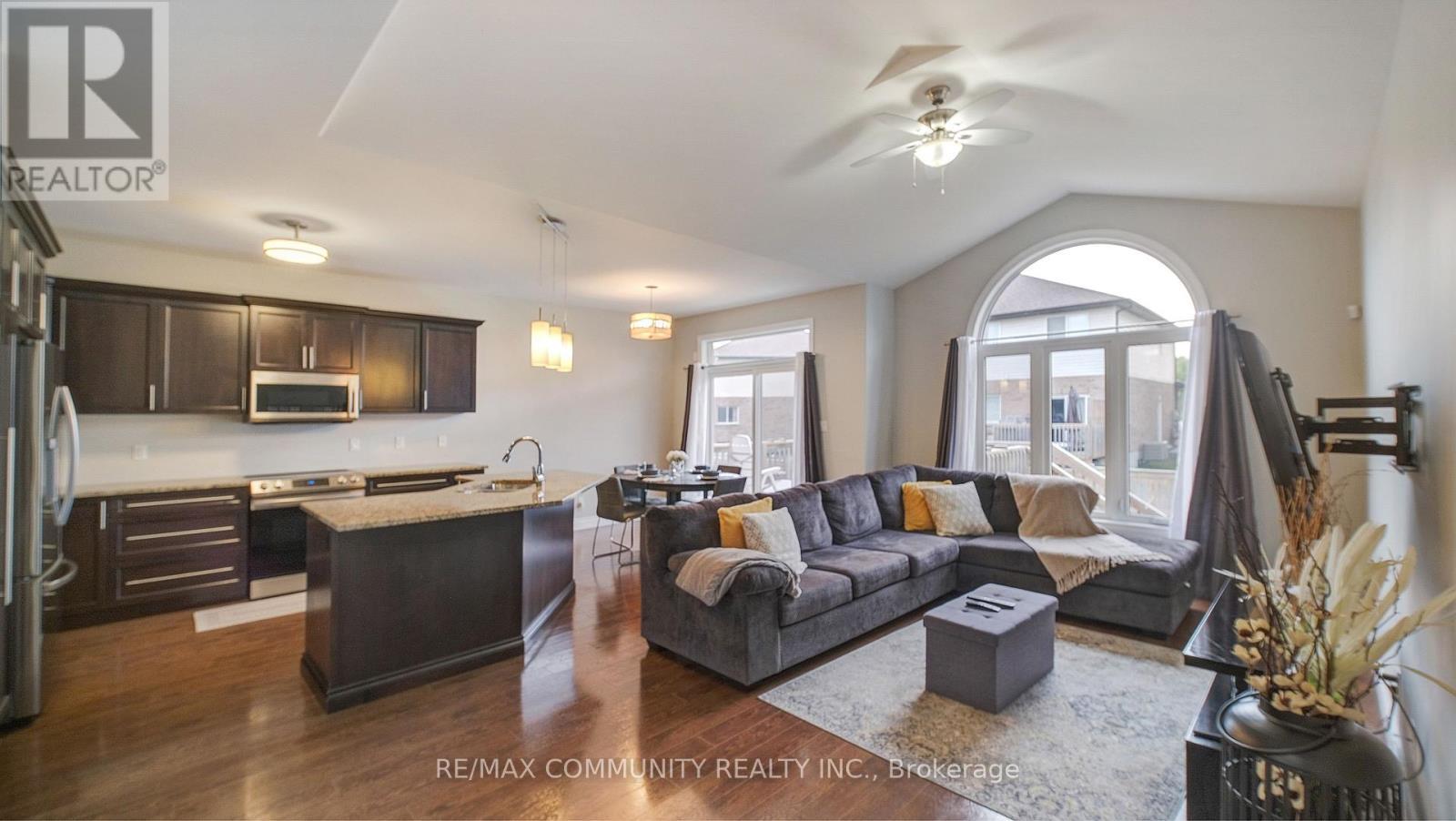 11 Stonecrest Boulevard, Quinte West, ON - Indoor