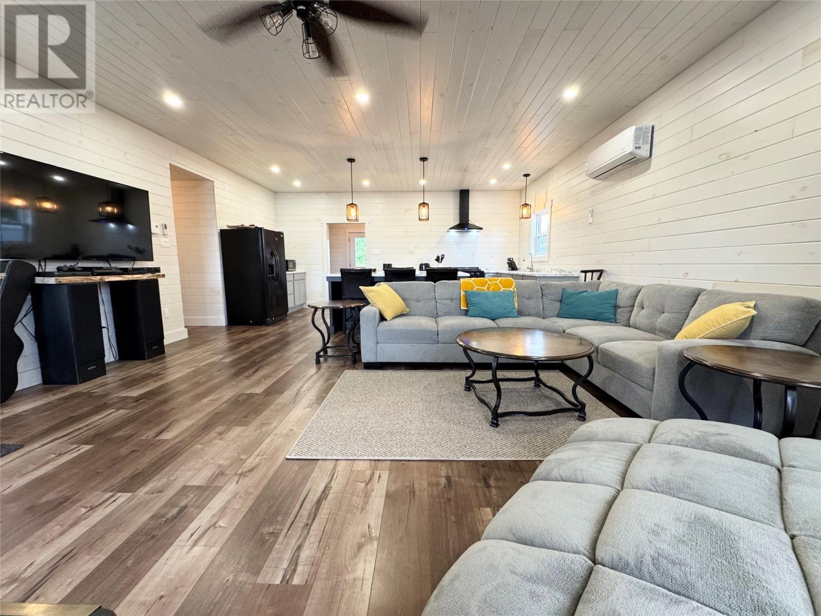 0 Pikes Pond, Gander, NL - Indoor Photo Showing Living Room