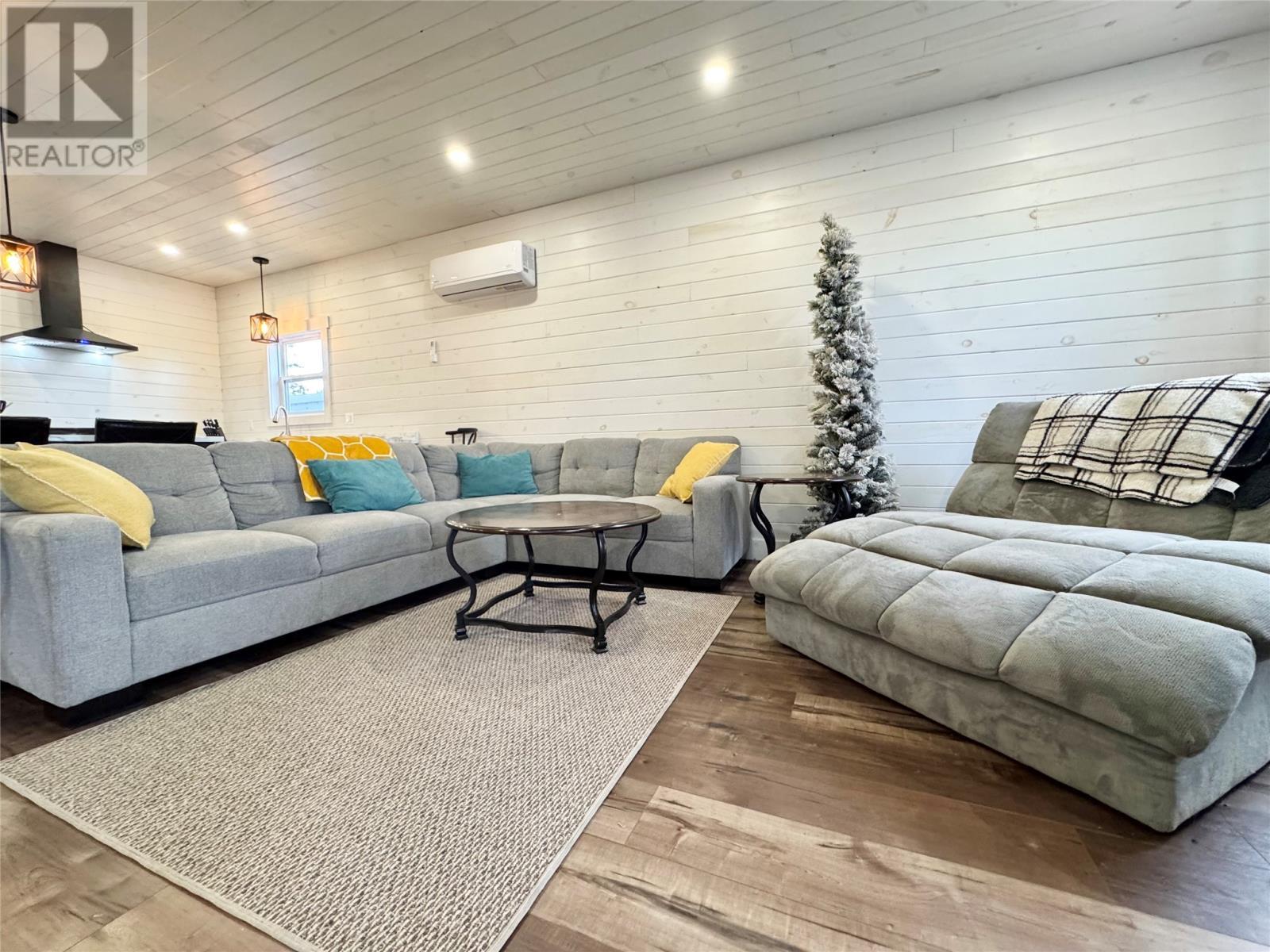 0 Pikes Pond, Gander, NL - Indoor Photo Showing Living Room