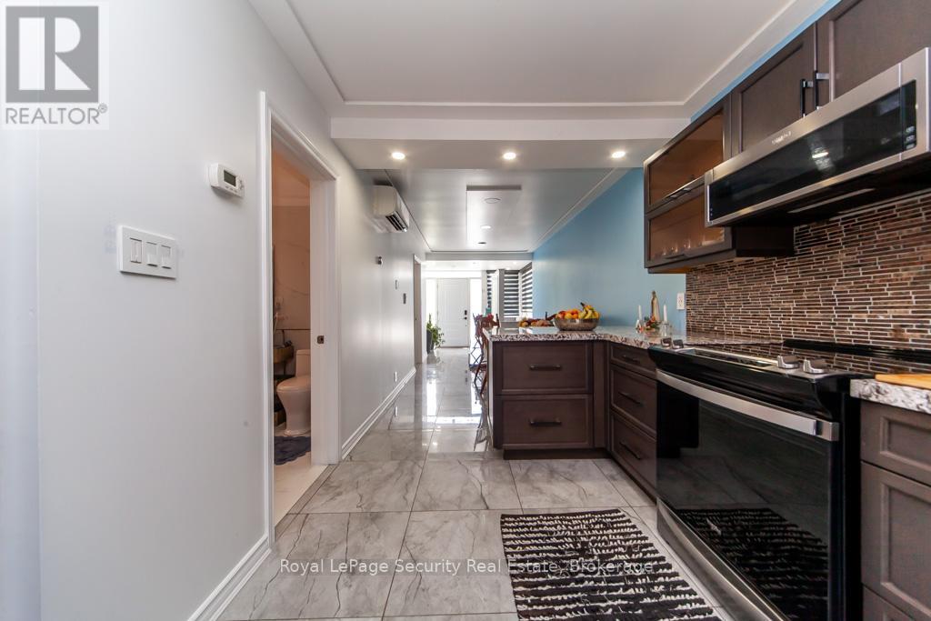 44 Woodgate Drive, Toronto, ON - Indoor