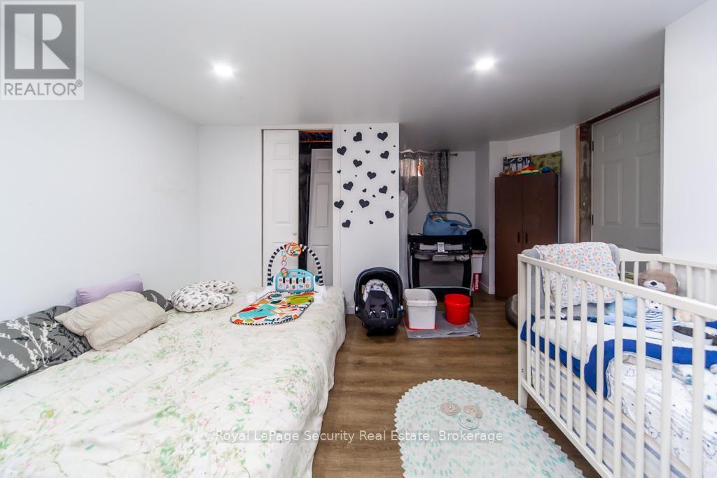 44 Woodgate Drive, Toronto, ON - Indoor Photo Showing Bedroom