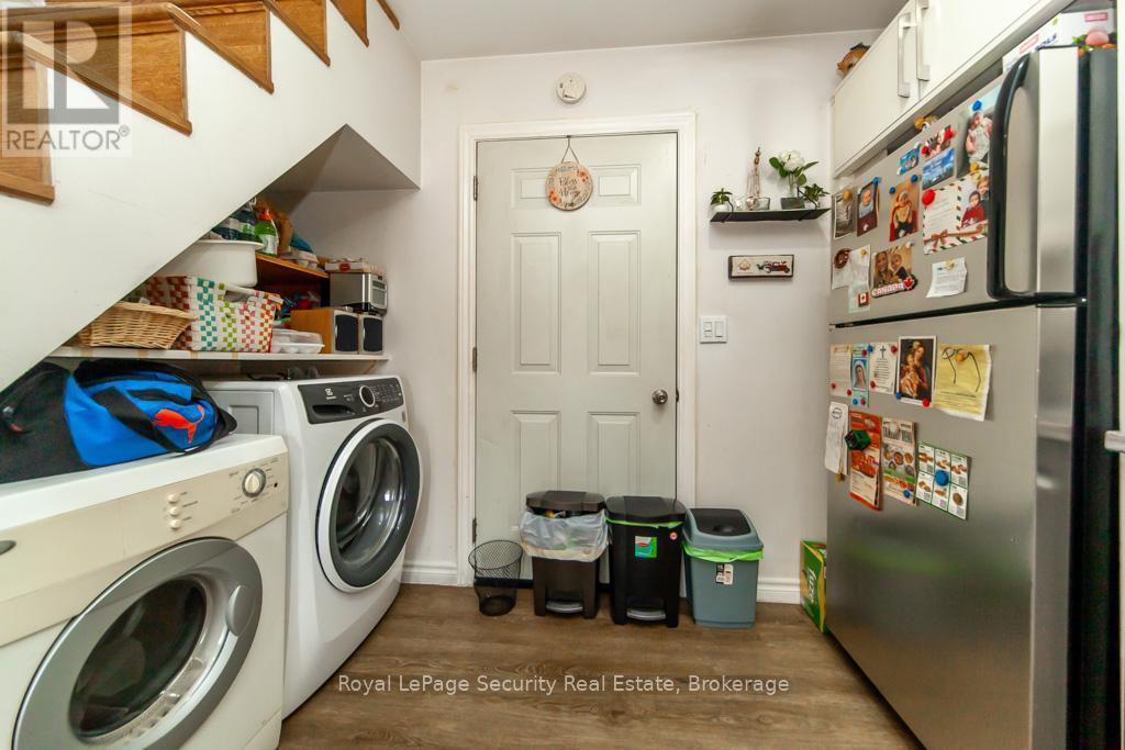 44 Woodgate Drive, Toronto, ON - Indoor Photo Showing Laundry Room