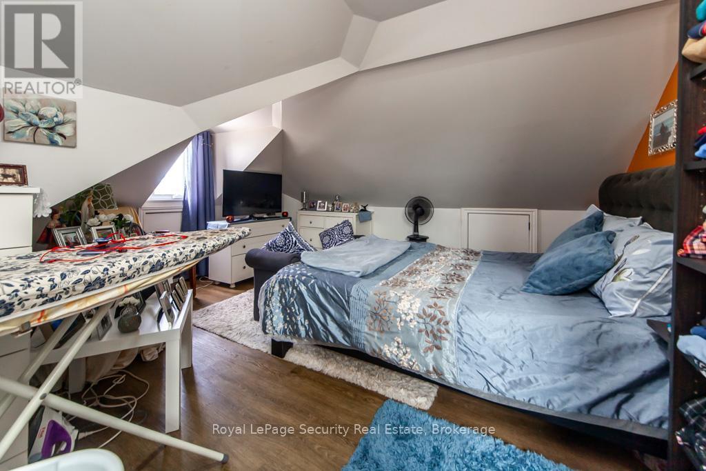 44 Woodgate Drive, Toronto, ON - Indoor Photo Showing Bedroom
