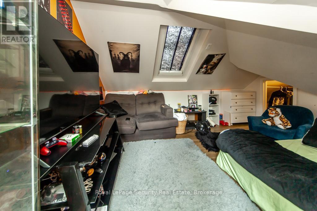 44 Woodgate Drive, Toronto, ON - Indoor