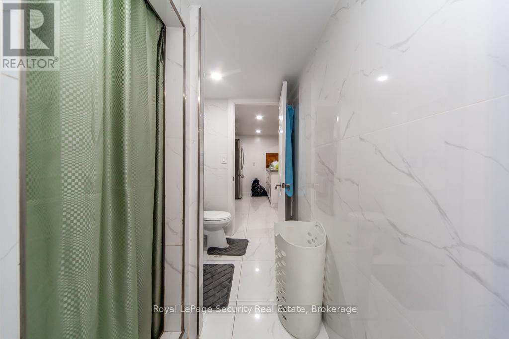 44 Woodgate Drive, Toronto, ON - Indoor Photo Showing Bathroom