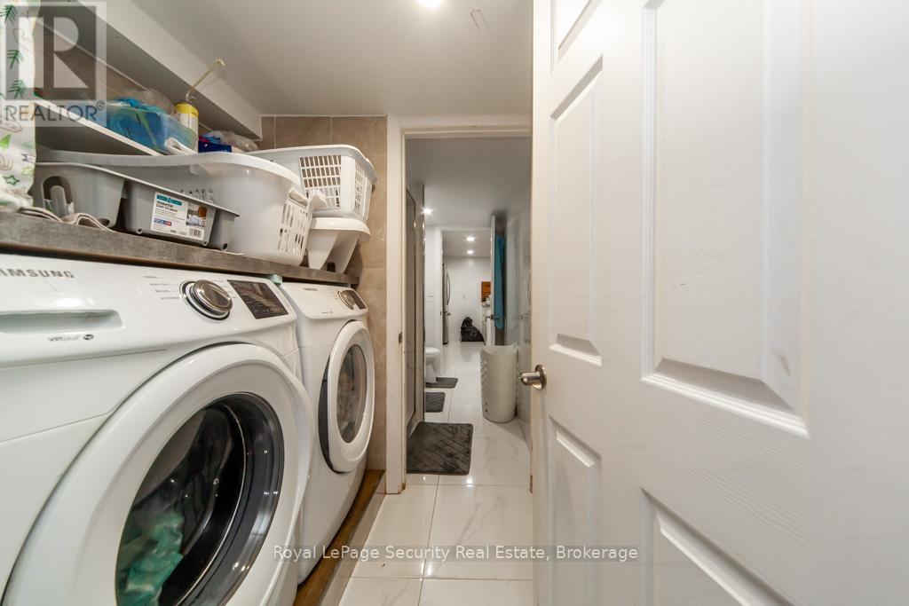 44 Woodgate Drive, Toronto, ON - Indoor Photo Showing Laundry Room