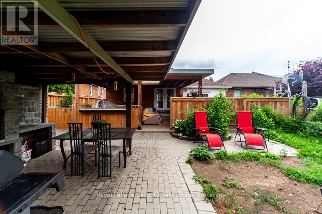 44 Woodgate Drive, Toronto, ON - Outdoor