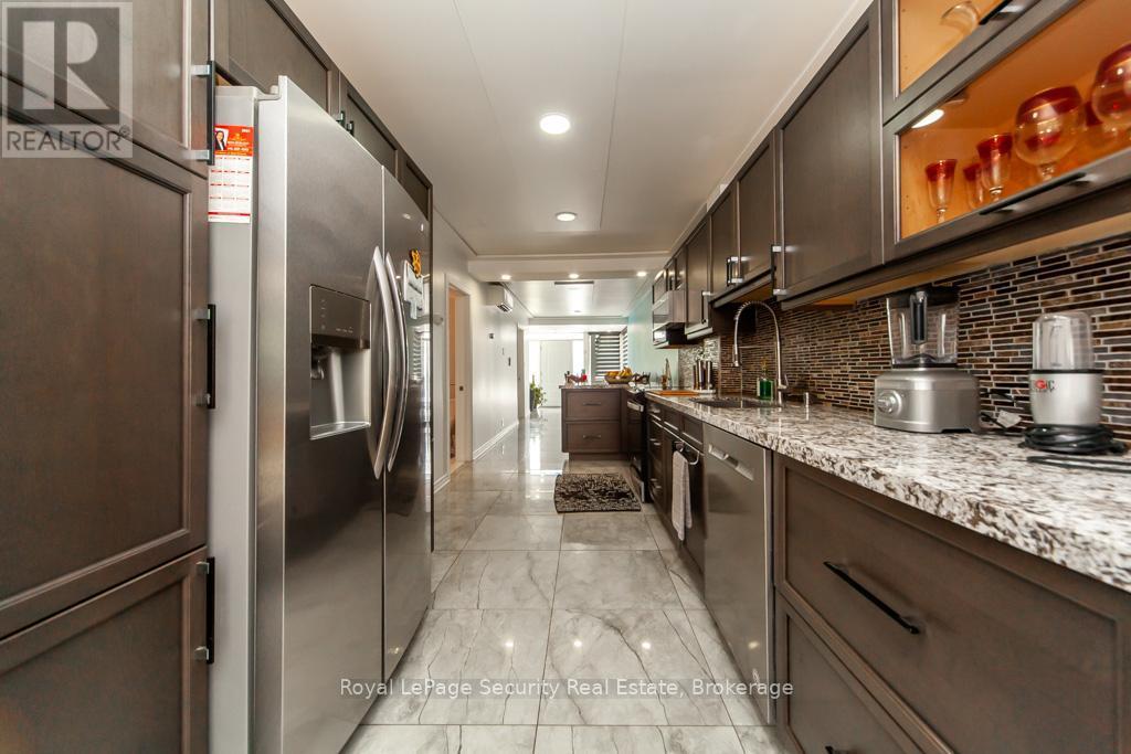 44 Woodgate Drive, Toronto, ON - Indoor Photo Showing Kitchen
