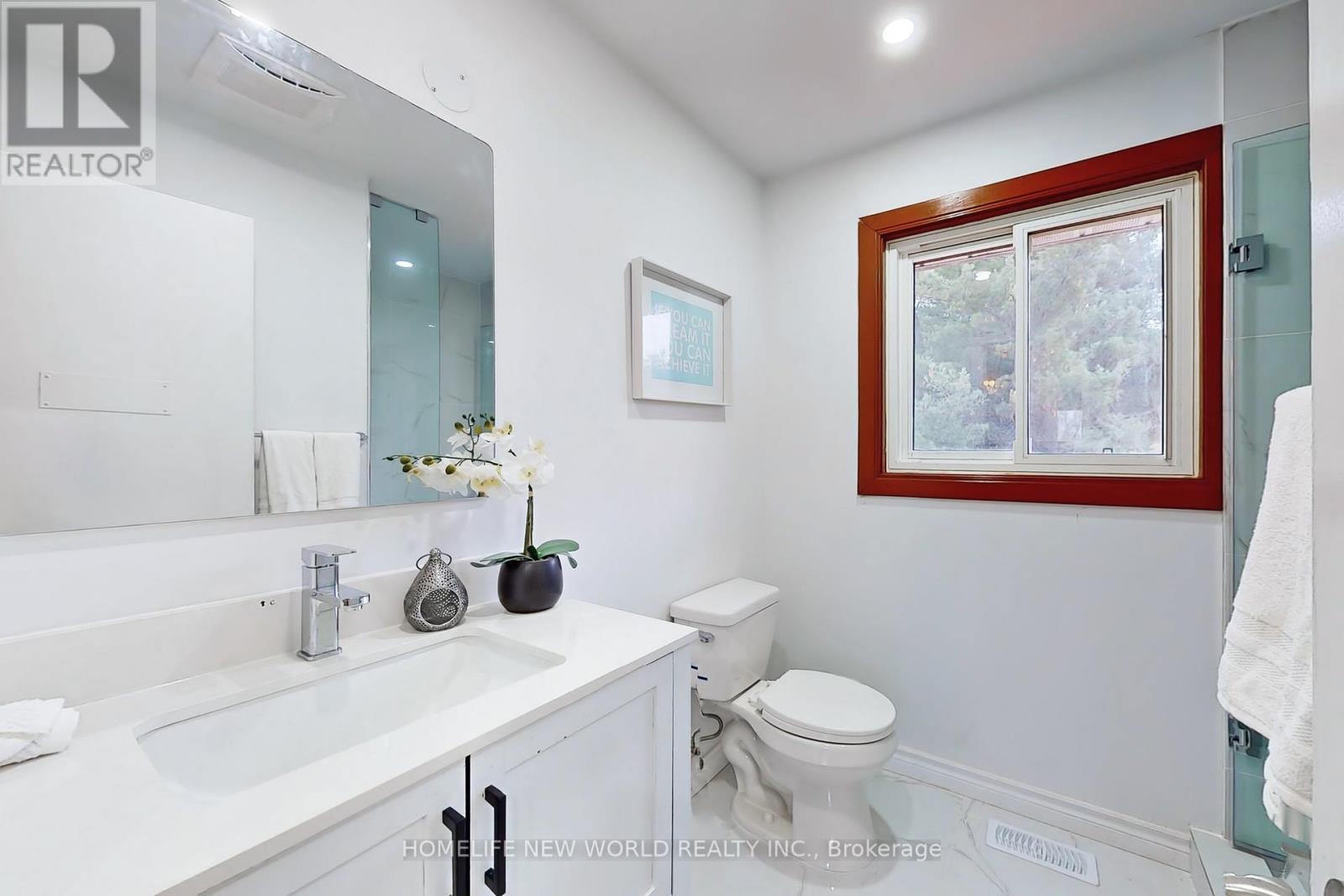 2nd Floor Bath Shared by Bedrooms - 3025 Moffat Road, Clarington, ON