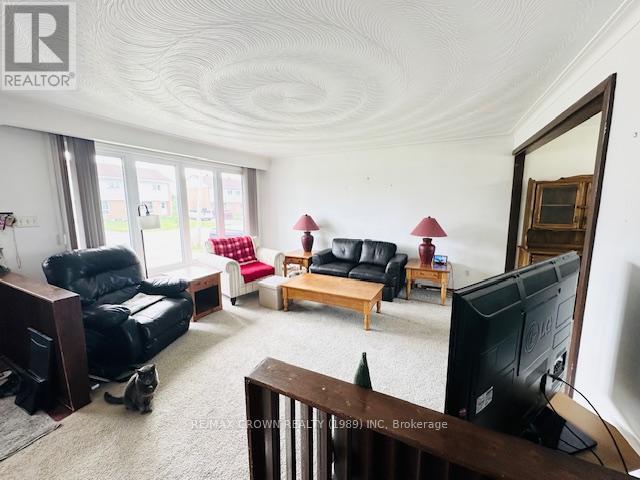 12 Winnipeg Street, Kapuskasing, ON - Indoor Photo Showing Living Room