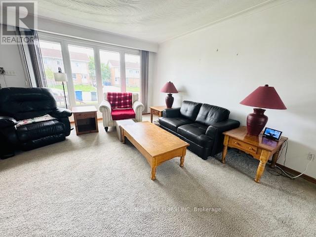 12 Winnipeg Street, Kapuskasing, ON - Indoor Photo Showing Living Room