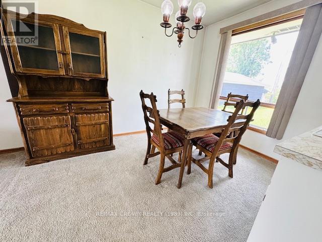 12 Winnipeg Street, Kapuskasing, ON - Indoor Photo Showing Dining Room