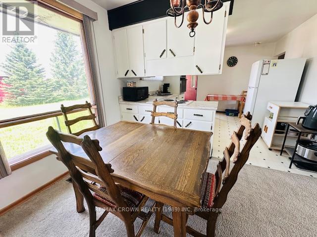 12 Winnipeg Street, Kapuskasing, ON - Indoor Photo Showing Dining Room