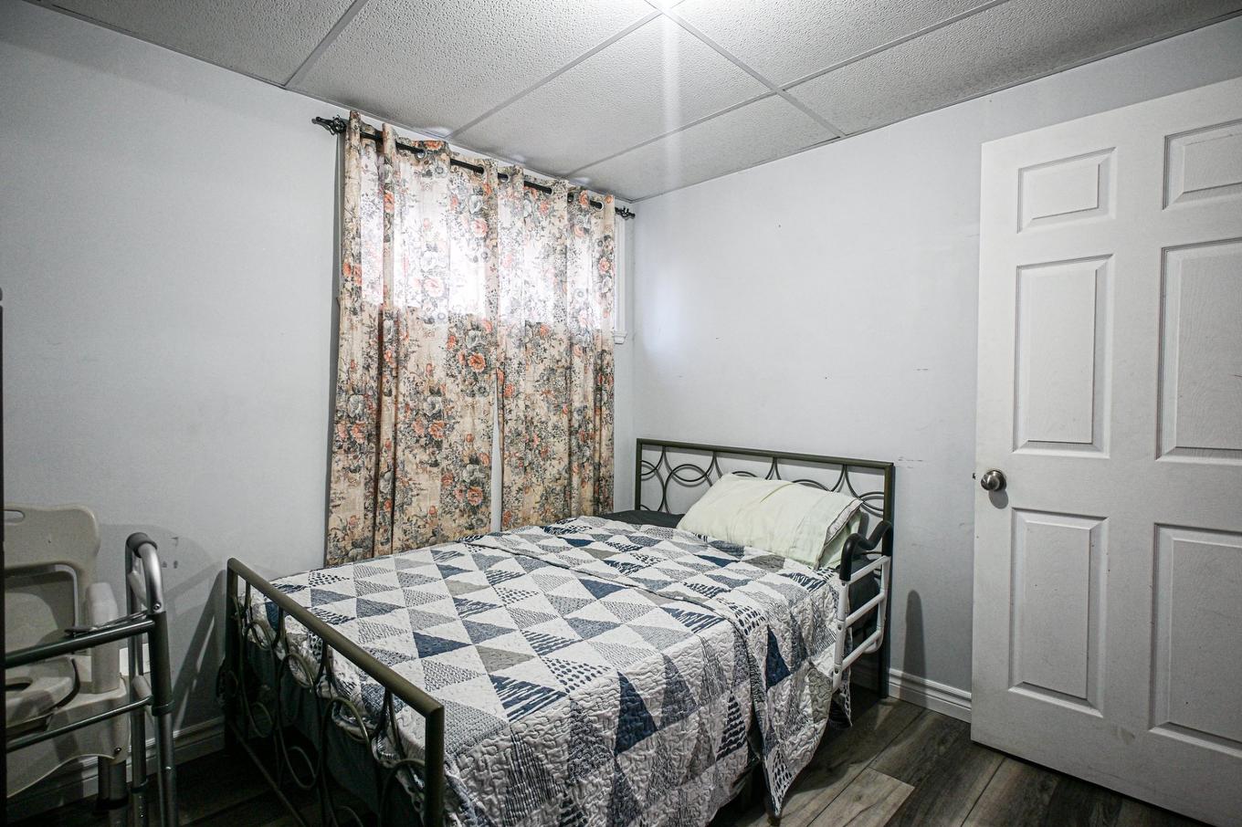 Chambre à coucher - 220 Carré Chopin, Saint-Jean-Sur-Richelieu, QC - Indoor Photo Showing Bedroom