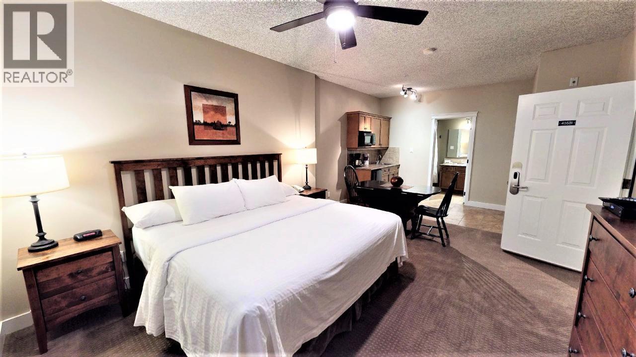 400 Bighorn Boulevard Unit# 416 F, Radium Hot Springs, BC - Indoor Photo Showing Bedroom