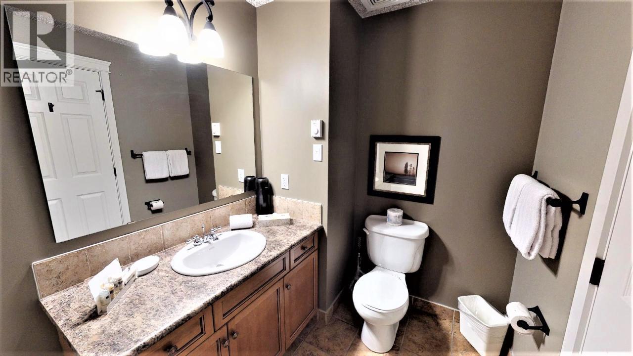 400 Bighorn Boulevard Unit# 416 F, Radium Hot Springs, BC - Indoor Photo Showing Bathroom