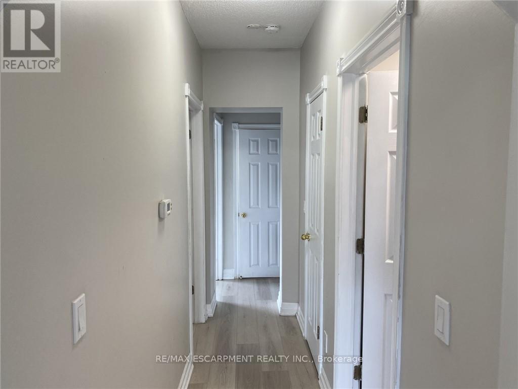 1164 Cannon Street E, Hamilton, ON - Indoor Photo Showing Other Room