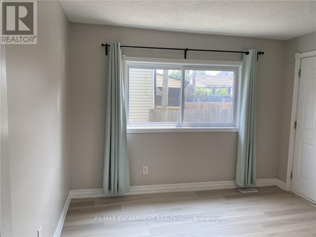 1164 Cannon Street E, Hamilton, ON - Indoor Photo Showing Other Room