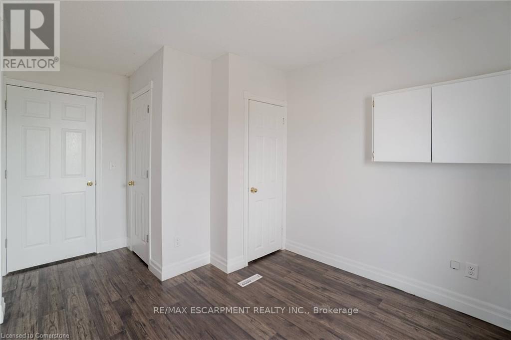 1164 Cannon Street E, Hamilton, ON - Indoor Photo Showing Other Room