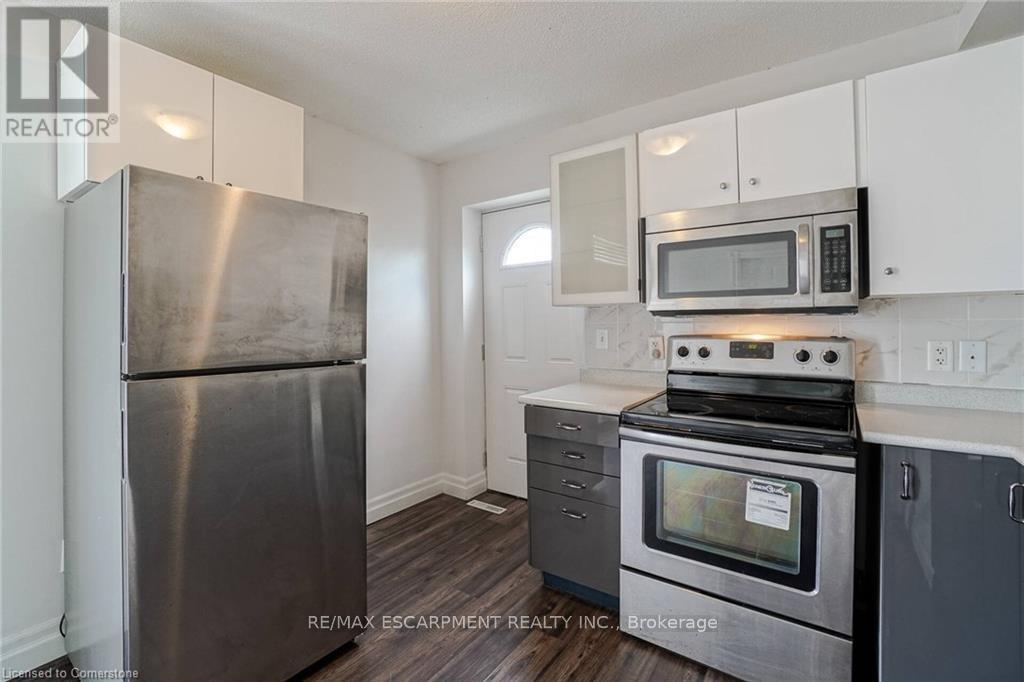 1164 Cannon Street E, Hamilton, ON - Indoor Photo Showing Kitchen With Stainless Steel Kitchen