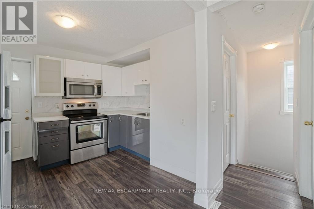 1164 Cannon Street E, Hamilton, ON - Indoor Photo Showing Kitchen With Stainless Steel Kitchen