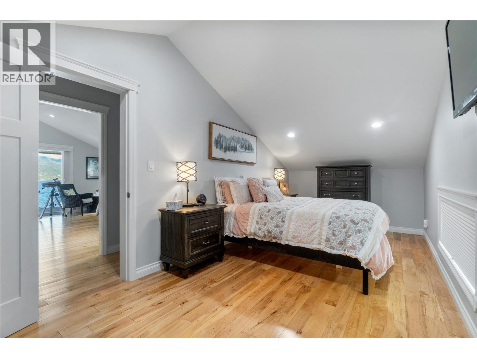 1541 Blind Bay Road Unit# 1, Sorrento, BC - Indoor Photo Showing Bedroom