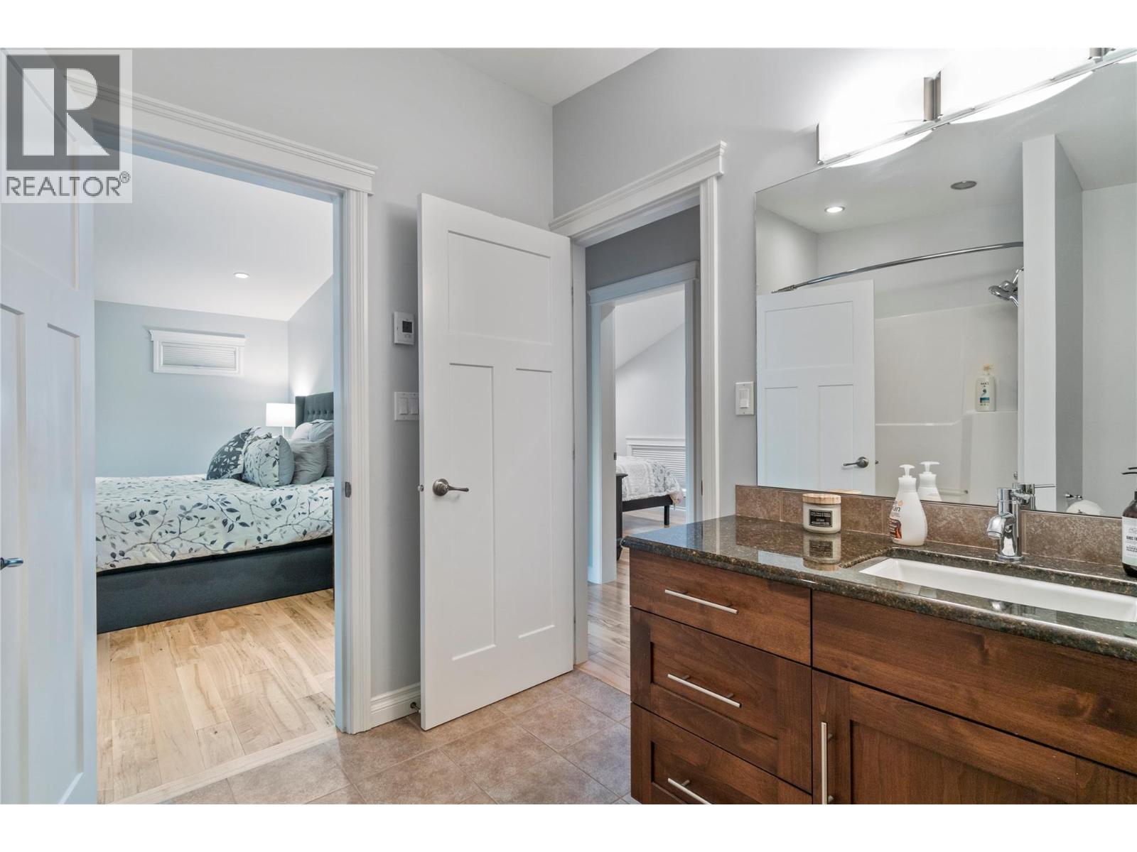 1541 Blind Bay Road Unit# 1, Sorrento, BC - Indoor Photo Showing Bathroom