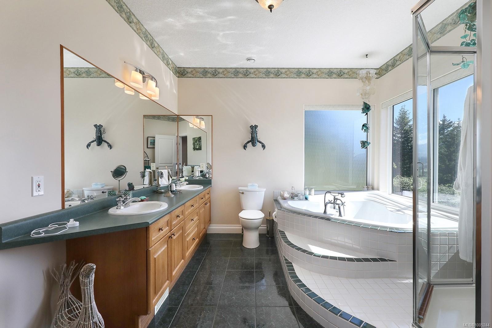 1437 Valley View Dr, Courtenay, BC