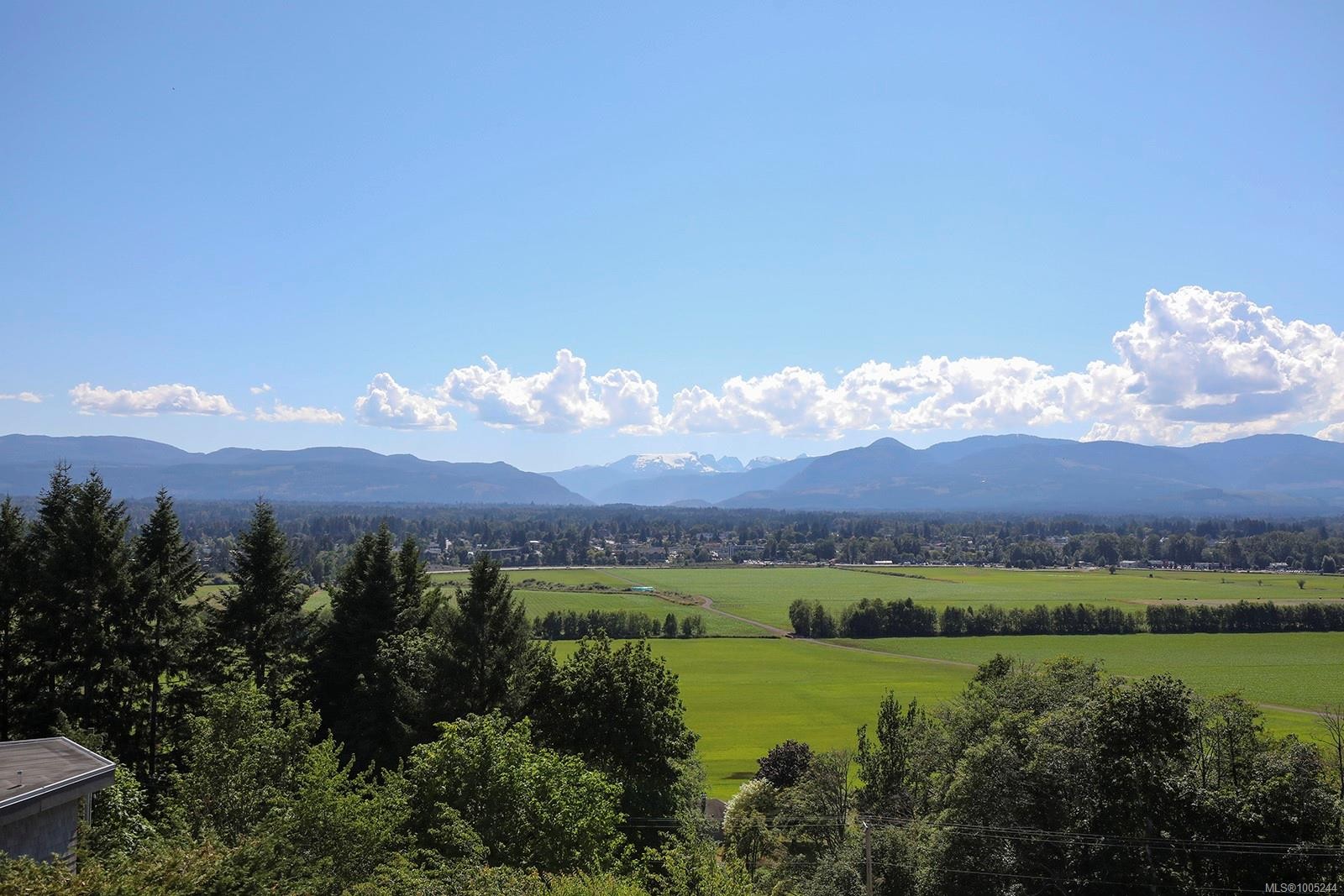 1437 Valley View Dr, Courtenay, BC