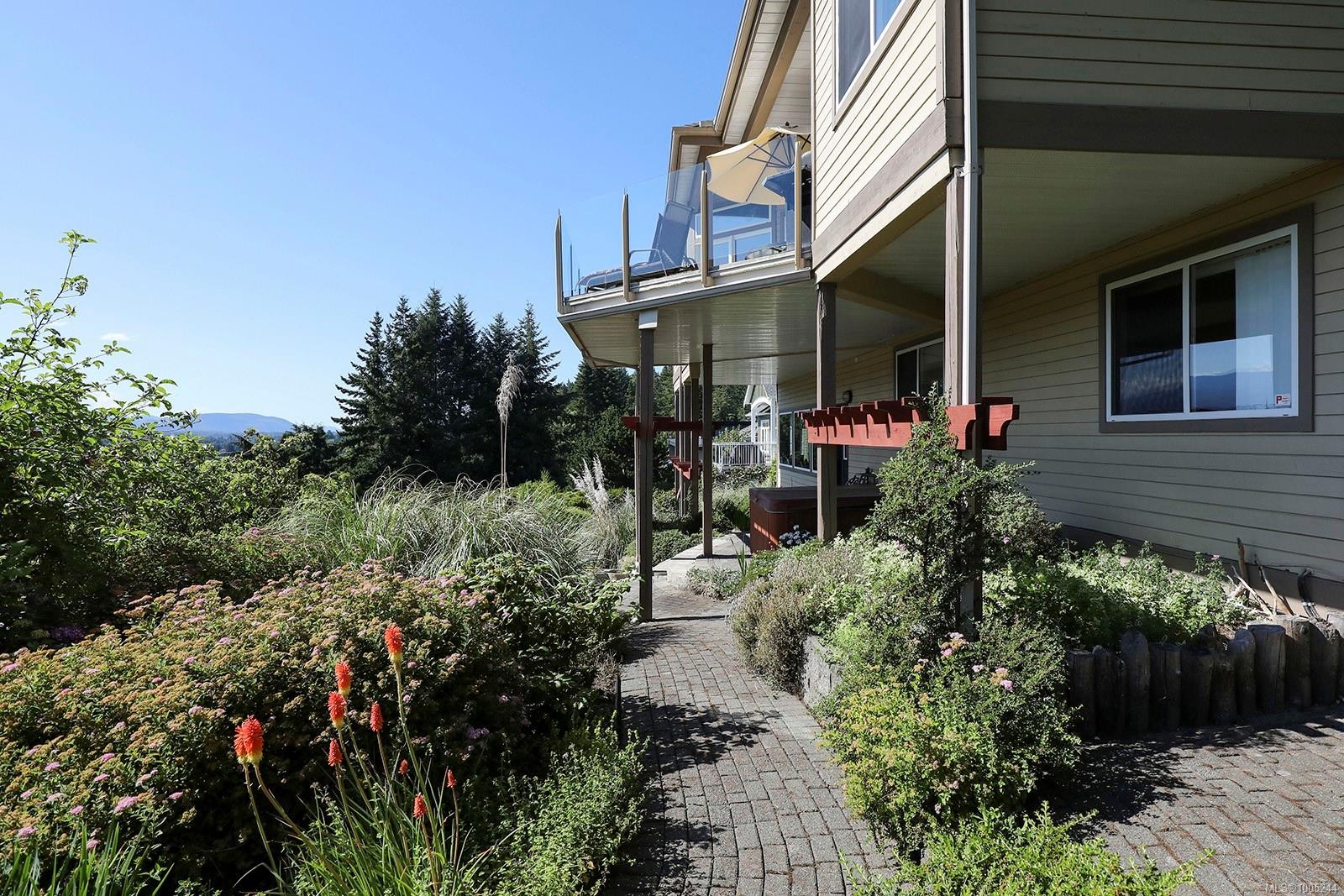 1437 Valley View Dr, Courtenay, BC