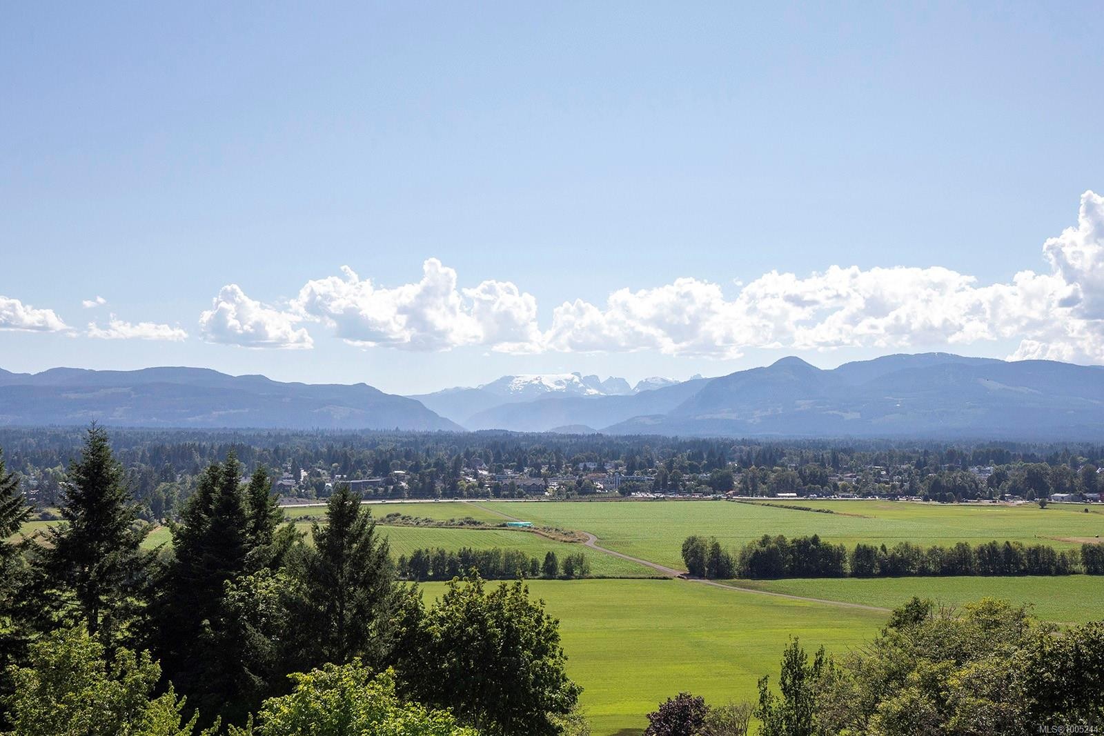 1437 Valley View Dr, Courtenay, BC