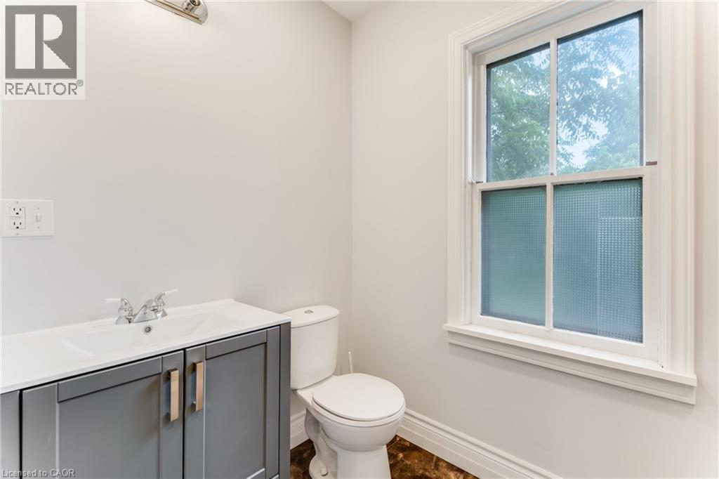 200 Elora Street S, Harriston, ON - Indoor Photo Showing Bathroom
