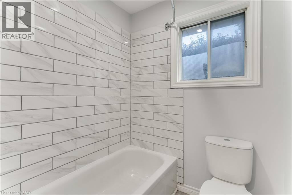 200 Elora Street S, Harriston, ON - Indoor Photo Showing Bathroom