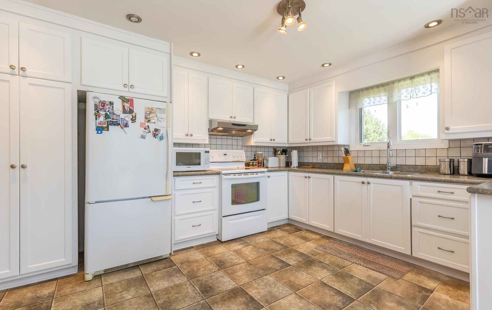 4 Harbourview Drive, Yarmouth, NS