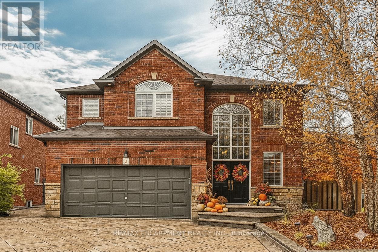 4 Moonstone Court, Hamilton, ON - Outdoor