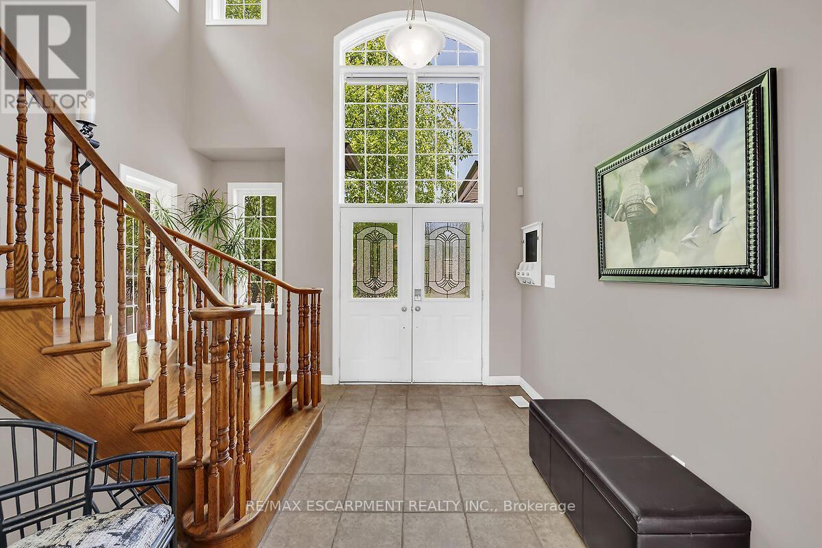 4 Moonstone Court, Hamilton, ON - Indoor Photo Showing Other Room