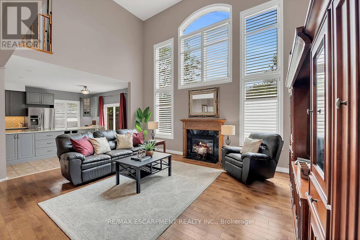 4 Moonstone Court, Hamilton, ON - Indoor Photo Showing Living Room With Fireplace