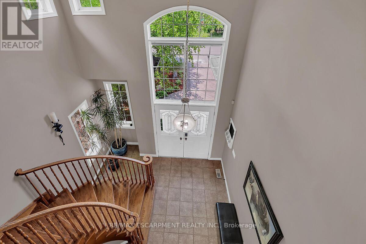 4 Moonstone Court, Hamilton, ON - Indoor Photo Showing Other Room