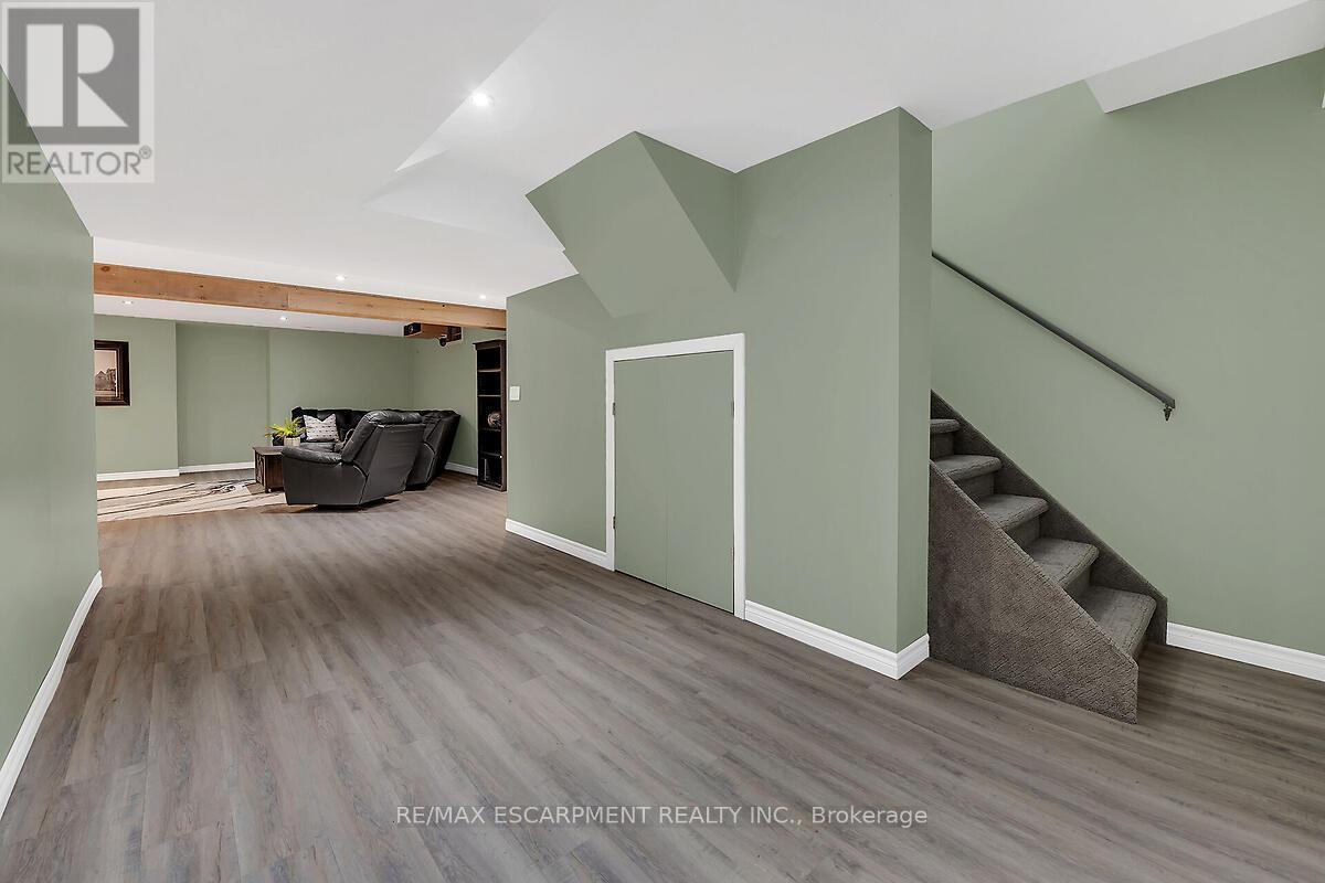 4 Moonstone Court, Hamilton, ON - Indoor Photo Showing Other Room