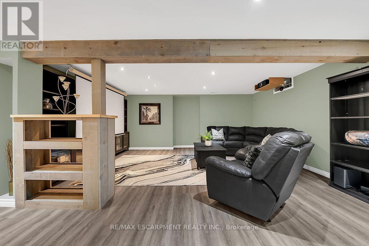 4 Moonstone Court, Hamilton, ON - Indoor