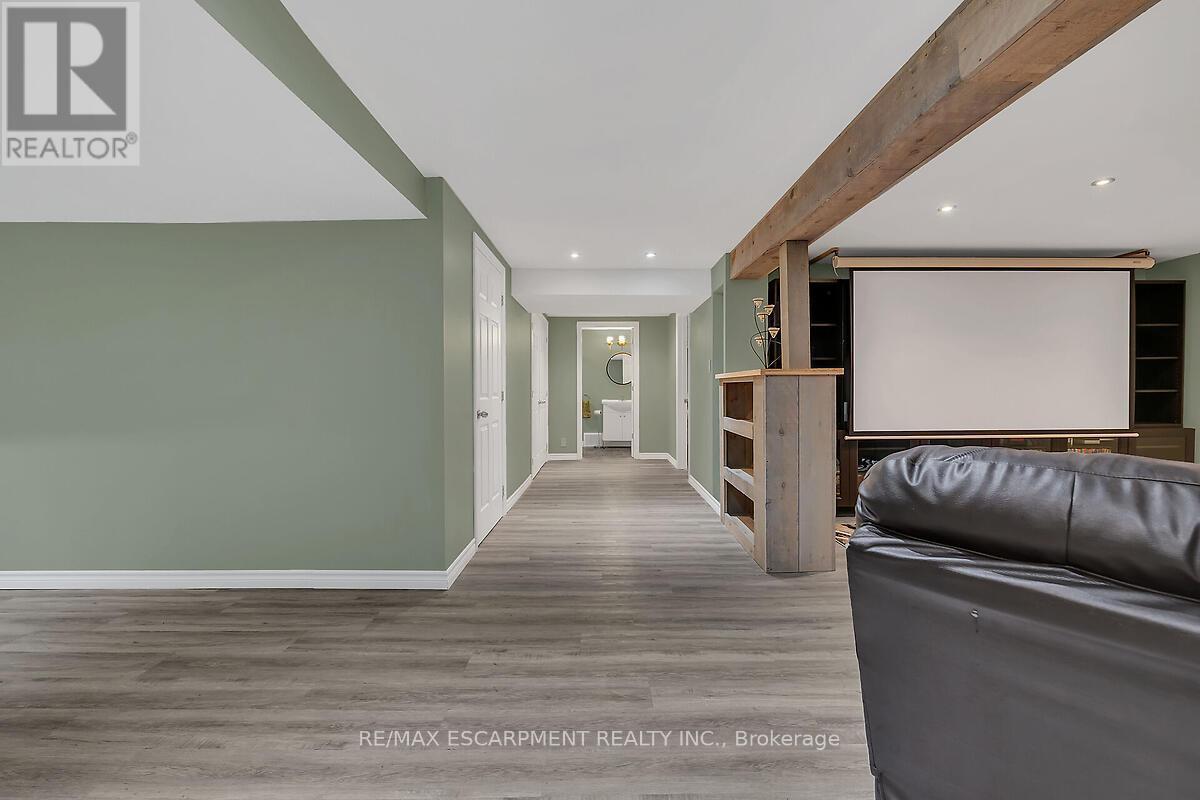 4 Moonstone Court, Hamilton, ON - Indoor Photo Showing Other Room