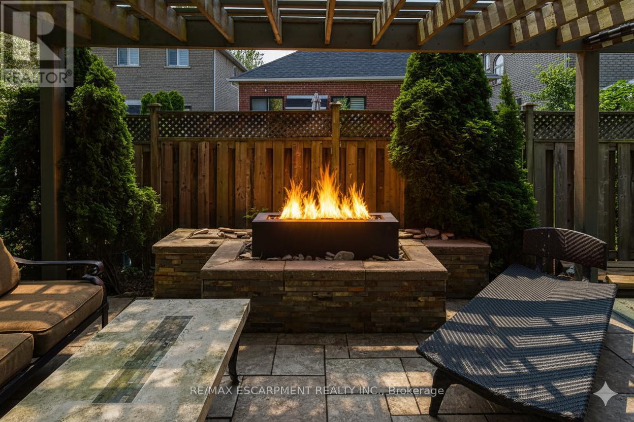 4 Moonstone Court, Hamilton, ON - Outdoor With Deck Patio Veranda