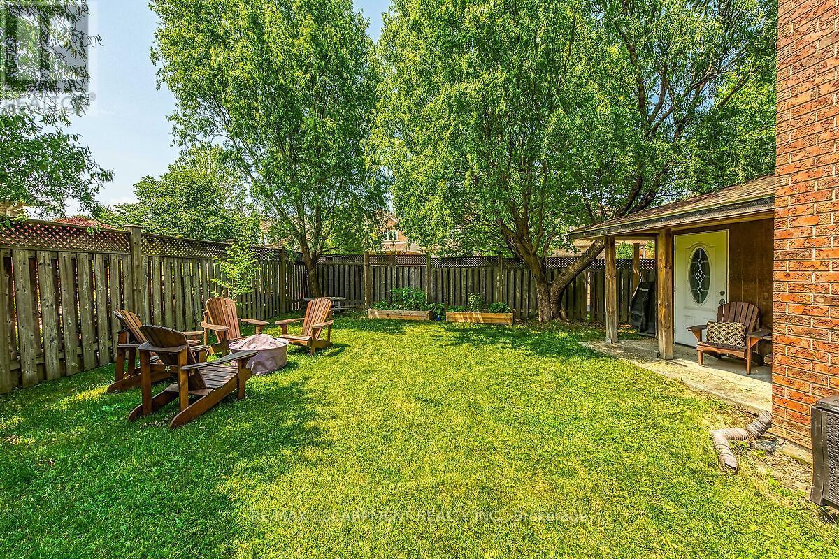 4 Moonstone Court, Hamilton, ON - Outdoor