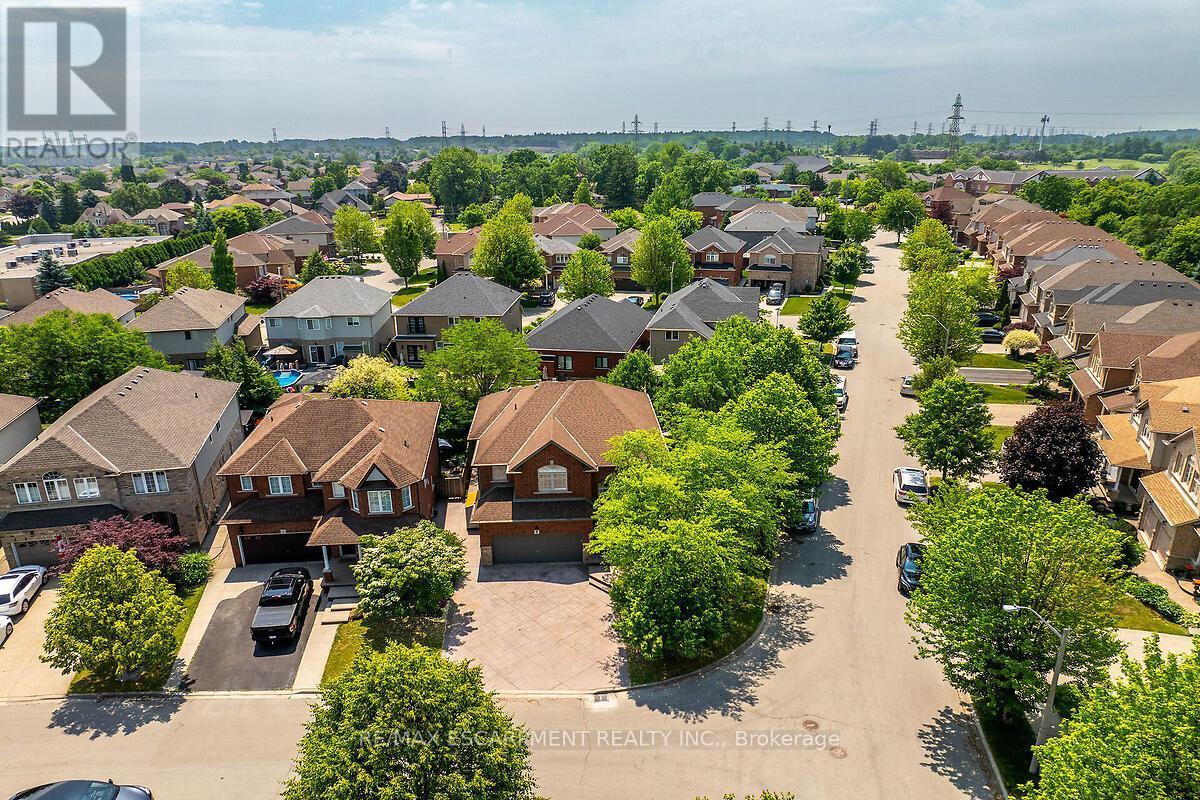 4 Moonstone Court, Hamilton, ON - Outdoor With View