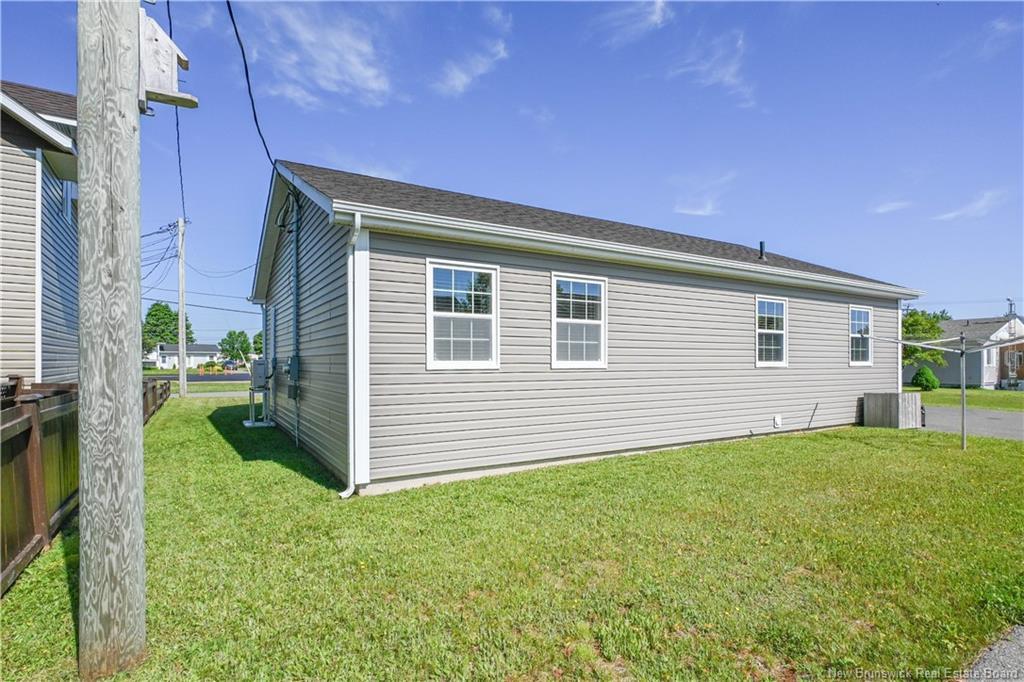 158 3E Rue St, Shippagan, NB