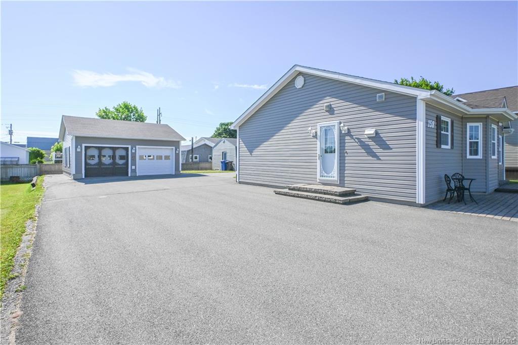 158 3E Rue St, Shippagan, NB
