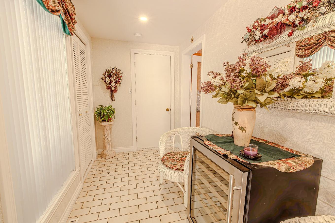 Hall d'entrée/Vestibule - 920 Boul. St-Joseph O., Drummondville, QC - Indoor Photo Showing Other Room