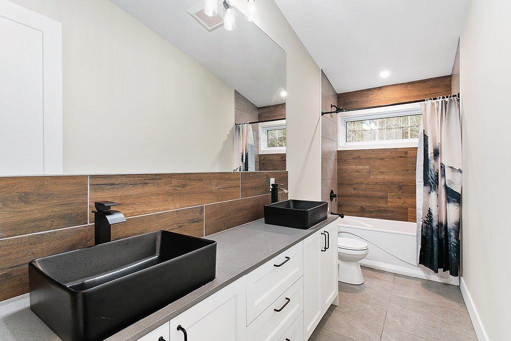 Salle de bains - 24 Rue Second, Otter Lake, QC - Indoor Photo Showing Other Room