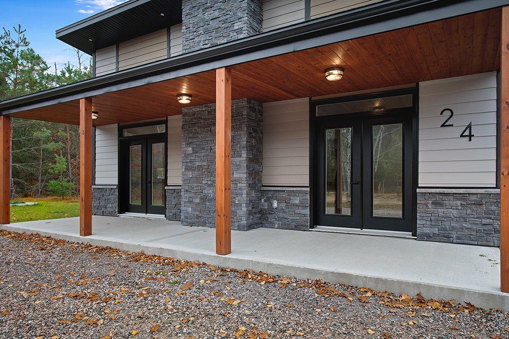 Balcon - 24 Rue Second, Otter Lake, QC - Outdoor With Deck Patio Veranda With Exterior
