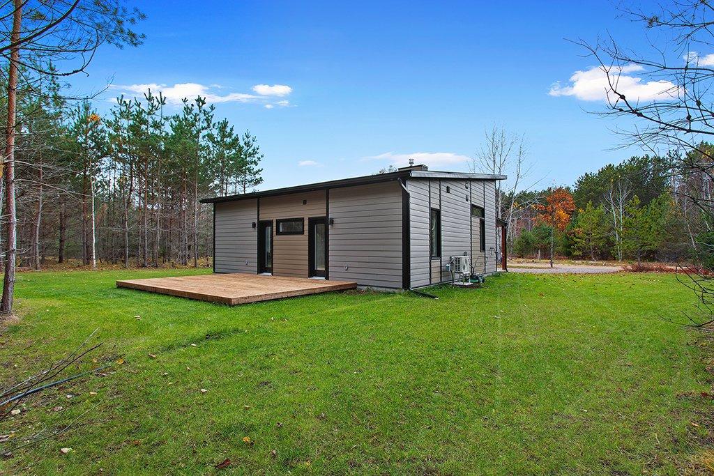 Cour - 24 Rue Second, Otter Lake, QC - Outdoor